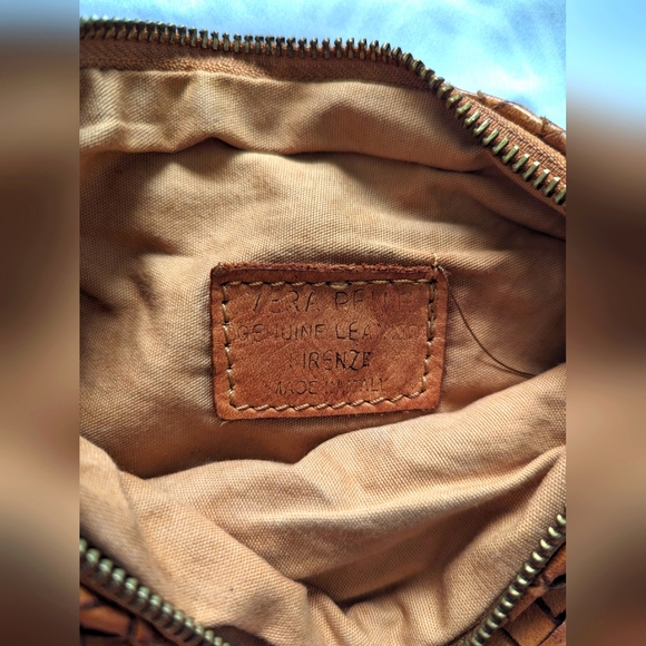 Italian leather crossbody bag Tan - Picture 2 of 4